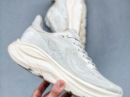 Giày chạy bộ siêu nhẹ êm Hoka Clifton 10 Trắng Kem nam nữ giá tốt tại NeverStop Sneaker Shop Giày thể thao chạy bộ Hoka Clifton 10 Trắng Kem nam nữ chuyên thể thao replica 1:1 like auth real chính hãng giá rẻ tốt nhất tại NeverStopShop.com HCM