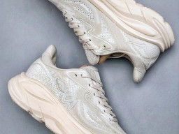 Giày chạy bộ siêu nhẹ êm Hoka Clifton 10 Trắng Kem nam nữ giá tốt tại NeverStop Sneaker Shop Giày thể thao chạy bộ Hoka Clifton 10 Trắng Kem nam nữ chuyên thể thao replica 1:1 like auth real chính hãng giá rẻ tốt nhất tại NeverStopShop.com HCM