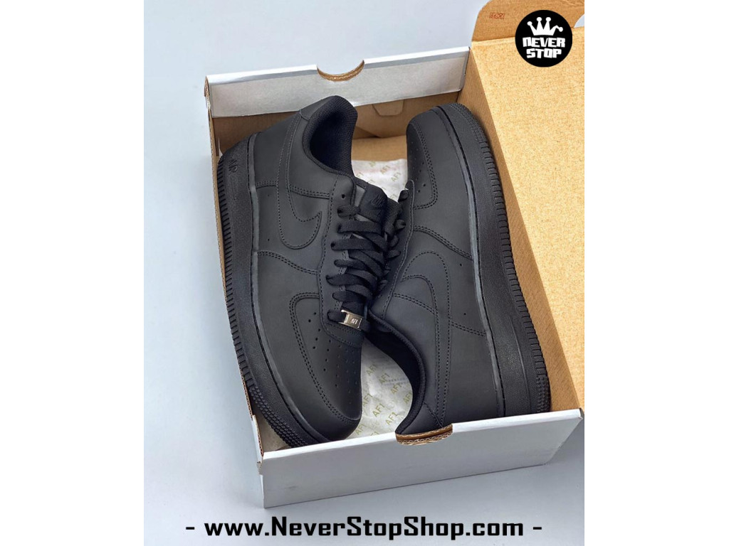 black airforce 1s size 4