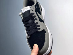 Giày Nike Jordan 1 Low Đen Xám Đậm nam nữ hàng chuẩn sfake replica 1:1 real chính hãng giá rẻ tốt nhất tại NeverStopShop.com HCM
