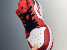 Giày Nike Jordan 1 Low Trắng Đỏ Đen nam nữ hàng chuẩn sfake replica 1:1 real chính hãng giá rẻ tốt nhất tại NeverStopShop.com HCM