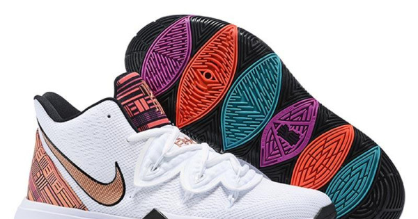 Giay bong r NIKE KYRIE 5 BHM sfake replica chu n p