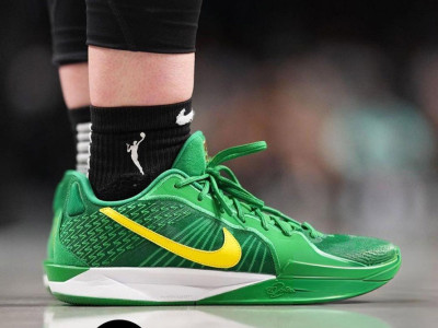Giày bóng rổ outdoor NIKE SABRINA 2 on feet replica 1:1 best quality chất lượng tốt nhất| NeverStopShop.com